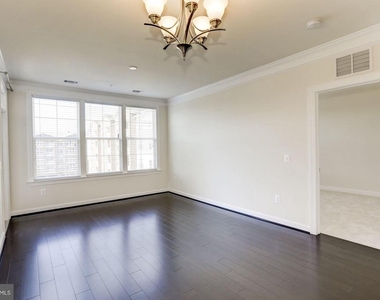 13740 Endeavour Drive - Photo Thumbnail 4