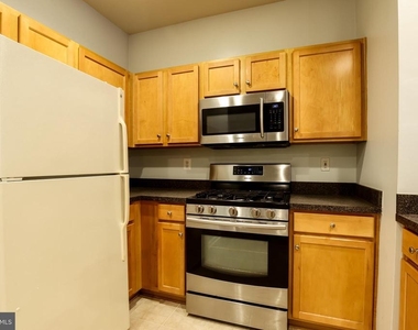 5123 Travis Edward Way - Photo Thumbnail 6
