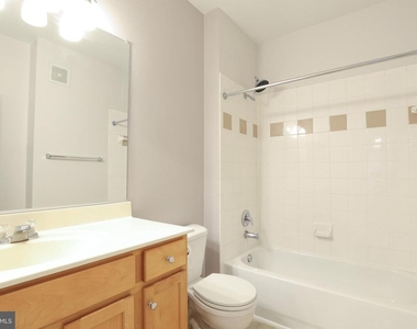 5123 Travis Edward Way - Photo Thumbnail 14
