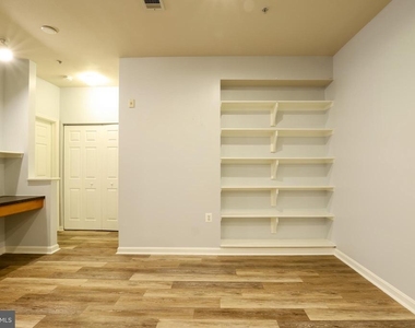 5123 Travis Edward Way - Photo Thumbnail 8
