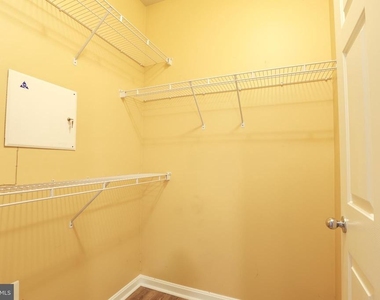 5123 Travis Edward Way - Photo Thumbnail 13