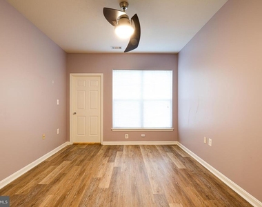 5123 Travis Edward Way - Photo Thumbnail 10