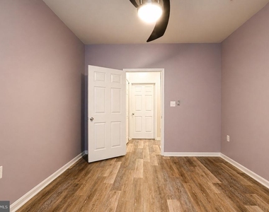 5123 Travis Edward Way - Photo Thumbnail 12