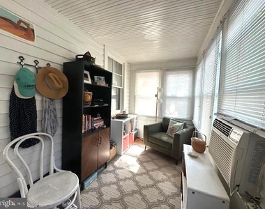 803 Wolfe Street - Photo Thumbnail 10