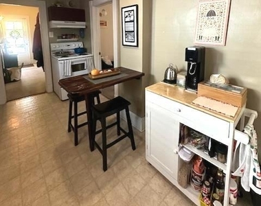803 Wolfe Street - Photo Thumbnail 7