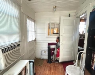 803 Wolfe Street - Photo Thumbnail 11