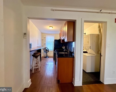 2228 Fairmount Avenue - Photo Thumbnail 7