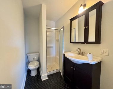 2228 Fairmount Avenue - Photo Thumbnail 2
