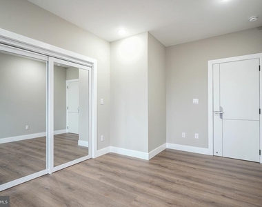 4432 Wingate Street - Photo Thumbnail 24