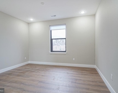 4432 Wingate Street - Photo Thumbnail 25