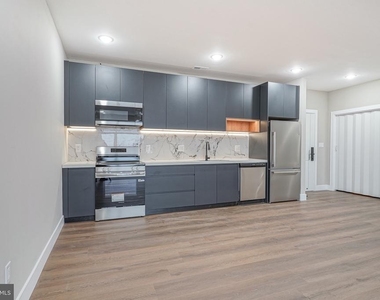 4432 Wingate Street - Photo Thumbnail 4