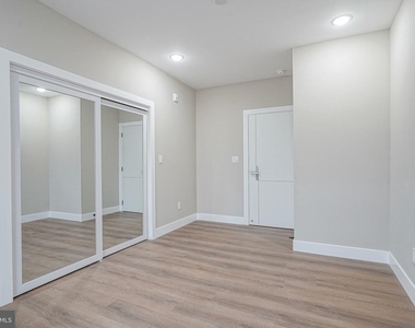 4432 Wingate Street - Photo Thumbnail 11