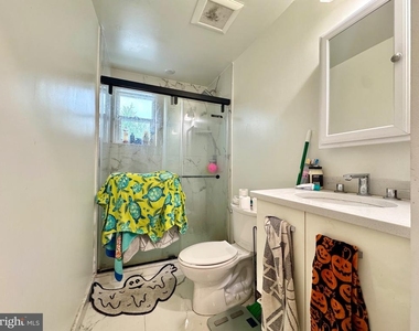 2226 Fairmount Avenue - Photo Thumbnail 8