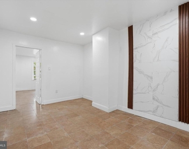 250 E Girard Avenue - Photo Thumbnail 2