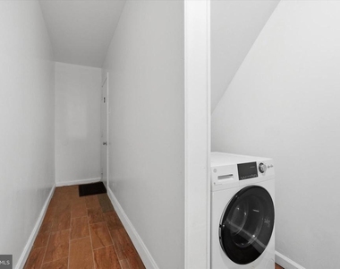 250 E Girard Avenue - Photo Thumbnail 6