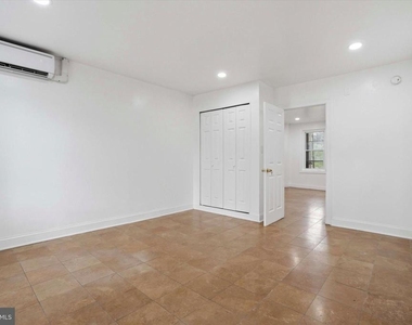 250 E Girard Avenue - Photo Thumbnail 5