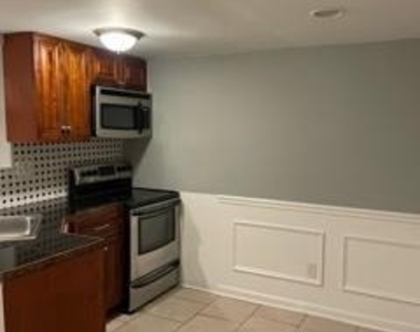 1914 W Berks Street - Photo Thumbnail 12