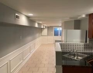 1914 W Berks Street - Photo Thumbnail 13