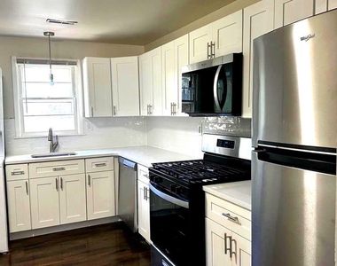 257 Evergreen Avenue - Photo Thumbnail 6