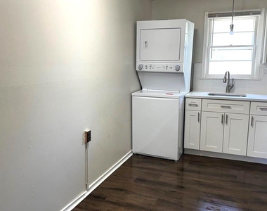 257 Evergreen Avenue - Photo Thumbnail 7