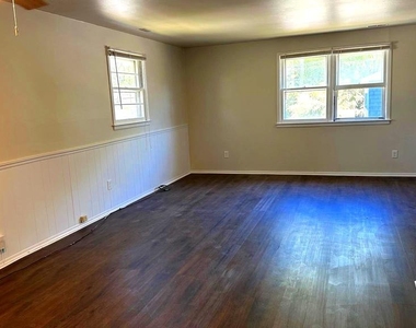 257 Evergreen Avenue - Photo Thumbnail 1