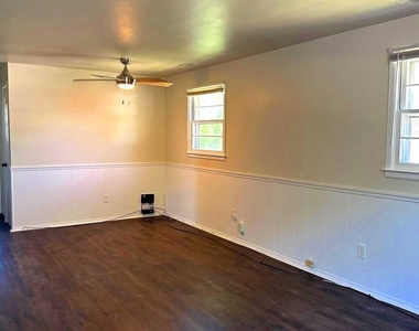 257 Evergreen Avenue - Photo Thumbnail 2