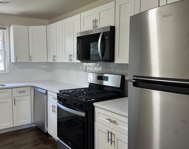 257 Evergreen Avenue - Photo Thumbnail 5