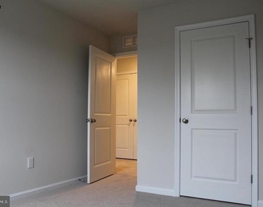 157 Mazzeo Drive - Photo Thumbnail 10