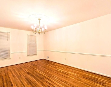 8835 Tuckerman Lane - Photo Thumbnail 5
