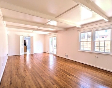 8835 Tuckerman Lane - Photo Thumbnail 6