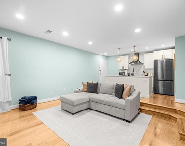 9820 Georgia Avenue - Photo Thumbnail 2