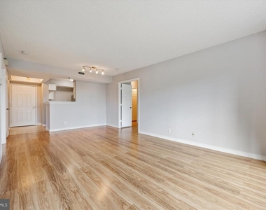 5809 Nicholson Lane - Photo Thumbnail 11