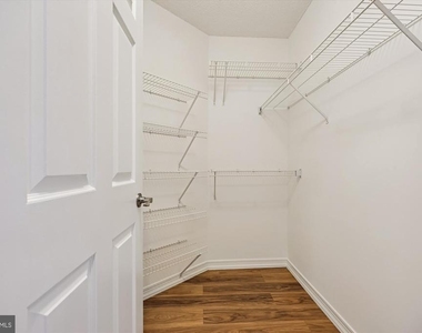 5809 Nicholson Lane - Photo Thumbnail 17