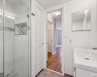 5809 Nicholson Lane - Photo Thumbnail 20