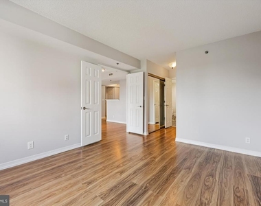 5809 Nicholson Lane - Photo Thumbnail 16