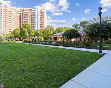 5809 Nicholson Lane - Photo Thumbnail 60