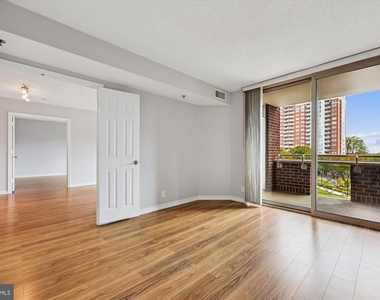 5809 Nicholson Lane - Photo Thumbnail 23
