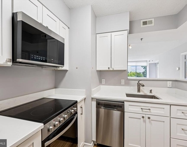 5809 Nicholson Lane - Photo Thumbnail 2