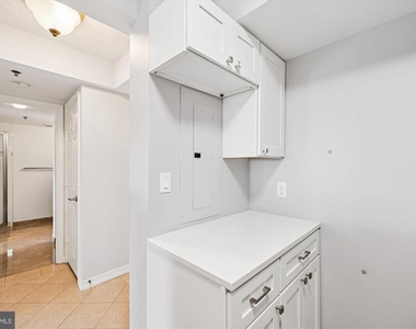 5809 Nicholson Lane - Photo Thumbnail 5