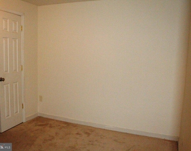 9317 Broadwater Drive - Photo Thumbnail 11