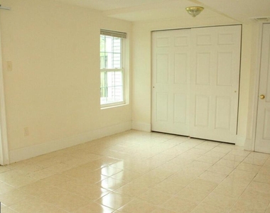 9317 Broadwater Drive - Photo Thumbnail 10