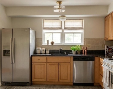 9317 Broadwater Drive - Photo Thumbnail 7