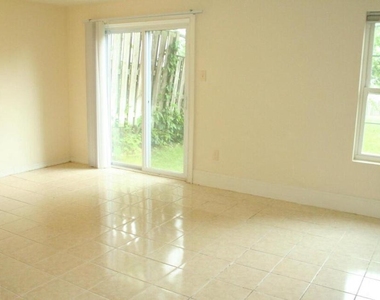 9317 Broadwater Drive - Photo Thumbnail 4
