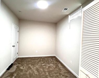 9875 Selkie Lane - Photo Thumbnail 7
