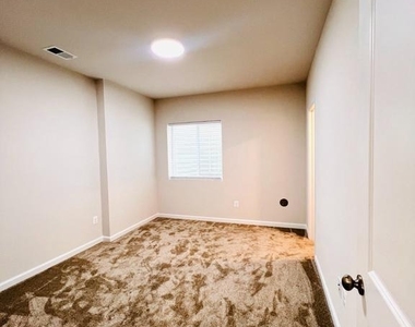 9875 Selkie Lane - Photo Thumbnail 14