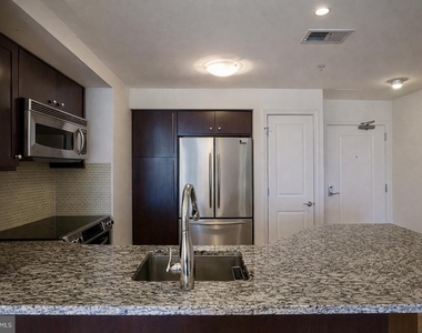675 President Street - Photo Thumbnail 3