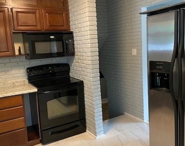 600 Marlboro Road - Photo Thumbnail 10