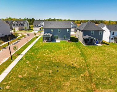 1400 Hollyview Avenue - Photo Thumbnail 2