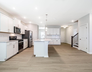 1400 Hollyview Avenue - Photo Thumbnail 16