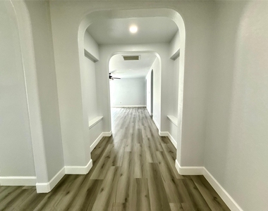 1713 Bowerton Dr - Photo Thumbnail 1